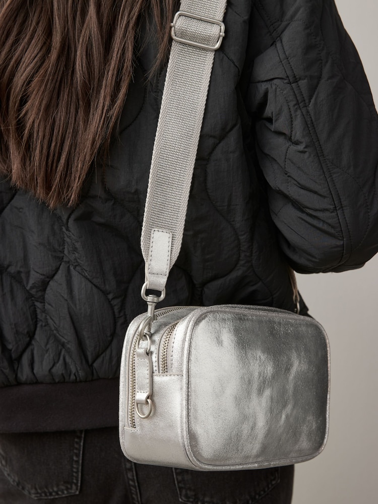 Metallic Leather Camera Bag - Image 3 of 11