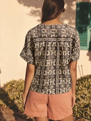 Abstract Print Short Sleeve Overhead 100% Linen Top - Image 2 of 7