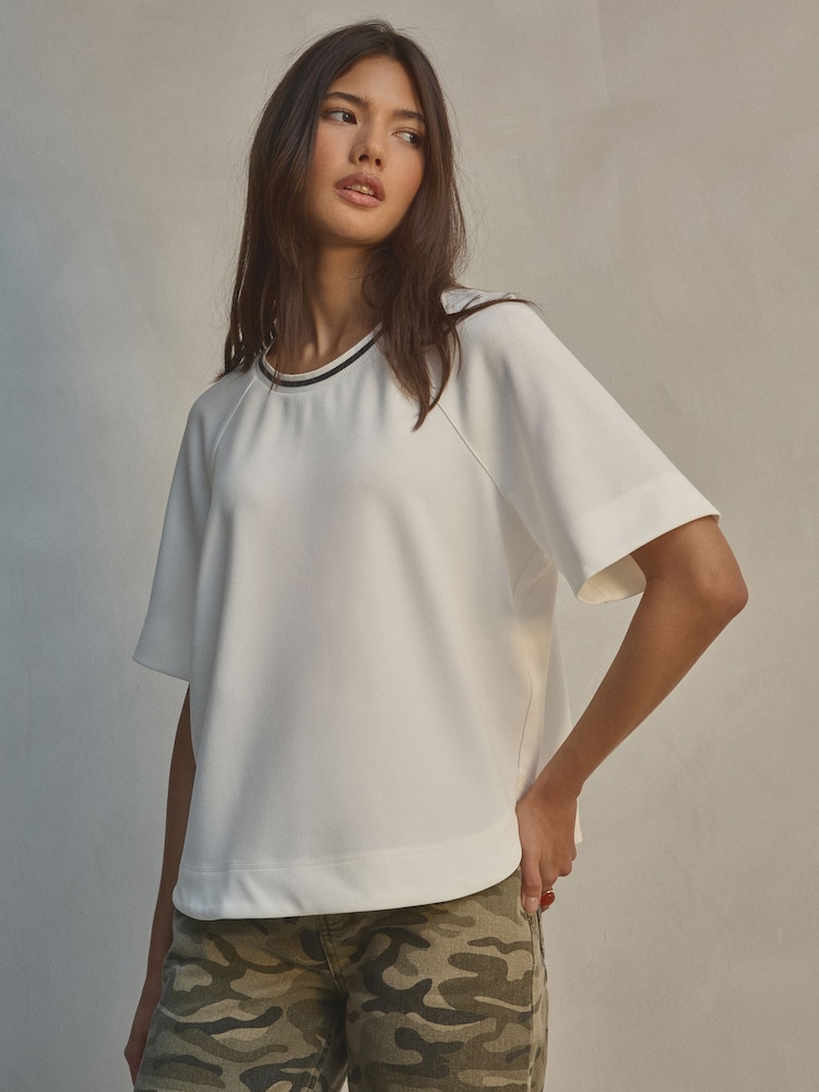 Blanco - Contrast Neck Trim Crepe Boxy T-Shirt - Imagen 1 de 9 Blanco - Contrast Neck Trim Crepe Boxy T-Shirt - Imagen 1 de 9