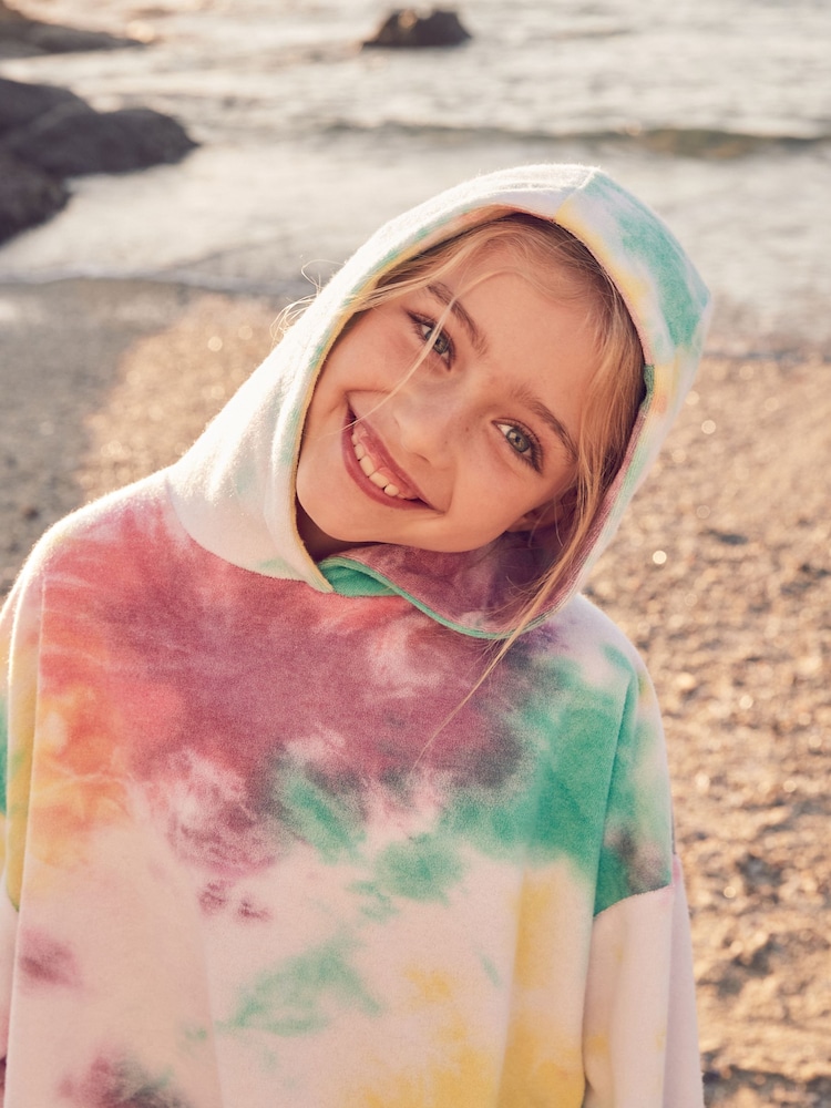 Regenbogendesign/Knüpfbatik - Strand-Kombi aus Frottee mit Hoodie und Shorts (3–16 J.) - Bild 2 von 8 Regenbogendesign/Knüpfbatik - Strand-Kombi aus Frottee mit Hoodie und Shorts (3–16 J.) - Bild 2 von 8
