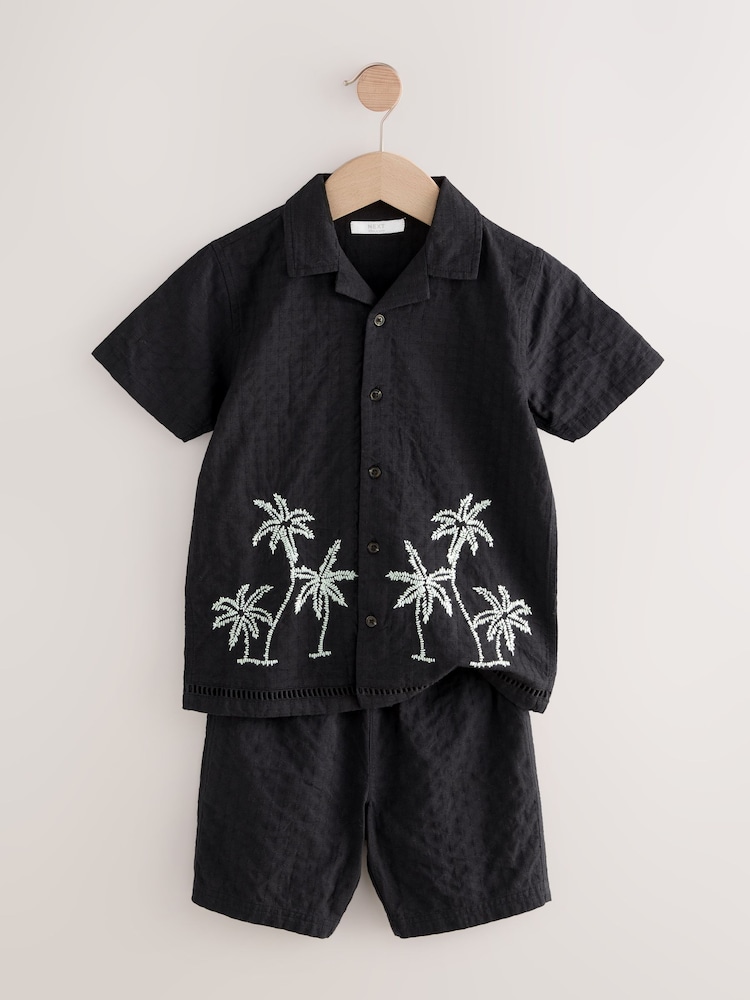 Schwarze Palme - Embroidered Short Sleeve Shirt and Shorts Set (3-16yrs) - Bild 2 von 5