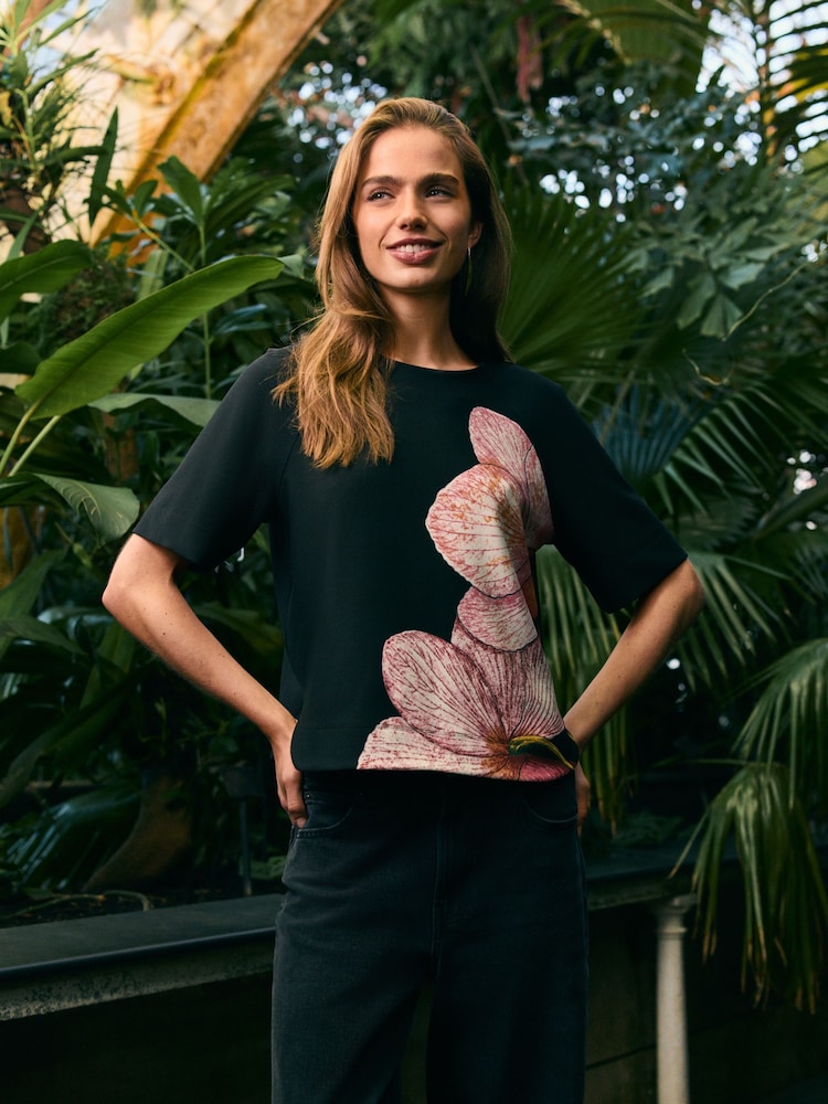 Black Blossom Print Kew Collection Crepe Short Sleeve Boxy T-Shirt - Image 2 of 5