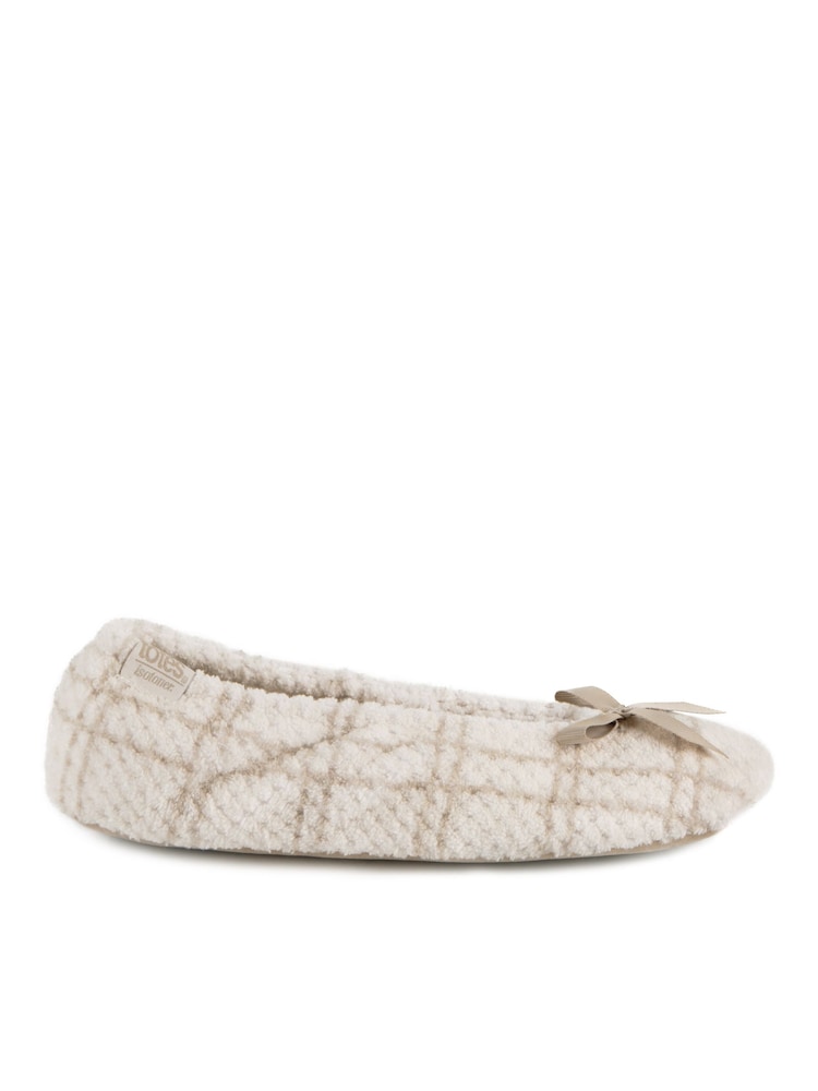 Totes Cream Ladies Isotoner Popcorn Terry Ballet Slippers - Image 2 of 5