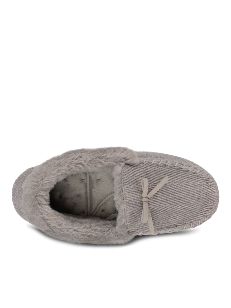 Totes Grey Ladies Isotoner Winter Herringbone Moccasin Slippers - Image 2 of 4