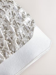 Weiß - Perlenbesetzte Clutch mit Schnappverschluss - Bild 9 von 10