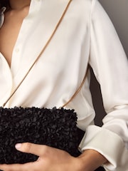Schwarz - Hartschalen-Clutch mit Corsage - Bild 3 von 9