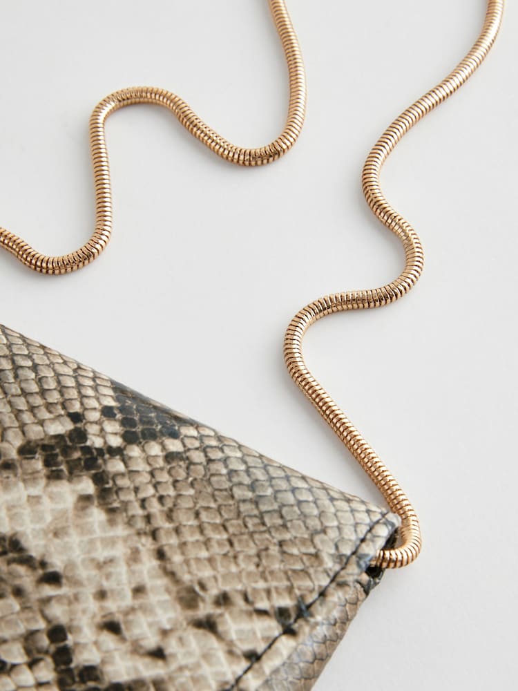 Schlangenmuster - Clutch-Tasche mit abnehmbarer Kette - Bild 10 von 10