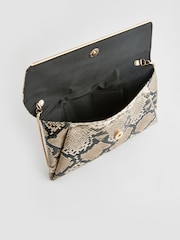 Schlangenmuster - Clutch-Tasche mit abnehmbarer Kette - Bild 7 von 10