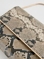 Schlangenmuster - Clutch-Tasche mit abnehmbarer Kette - Bild 9 von 10