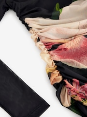 Kew Collection mit Floral Muster, Schwarz - Langarm-Maxikleid aus Mesh-Material mit floralem Muster - Bild 7 von 8