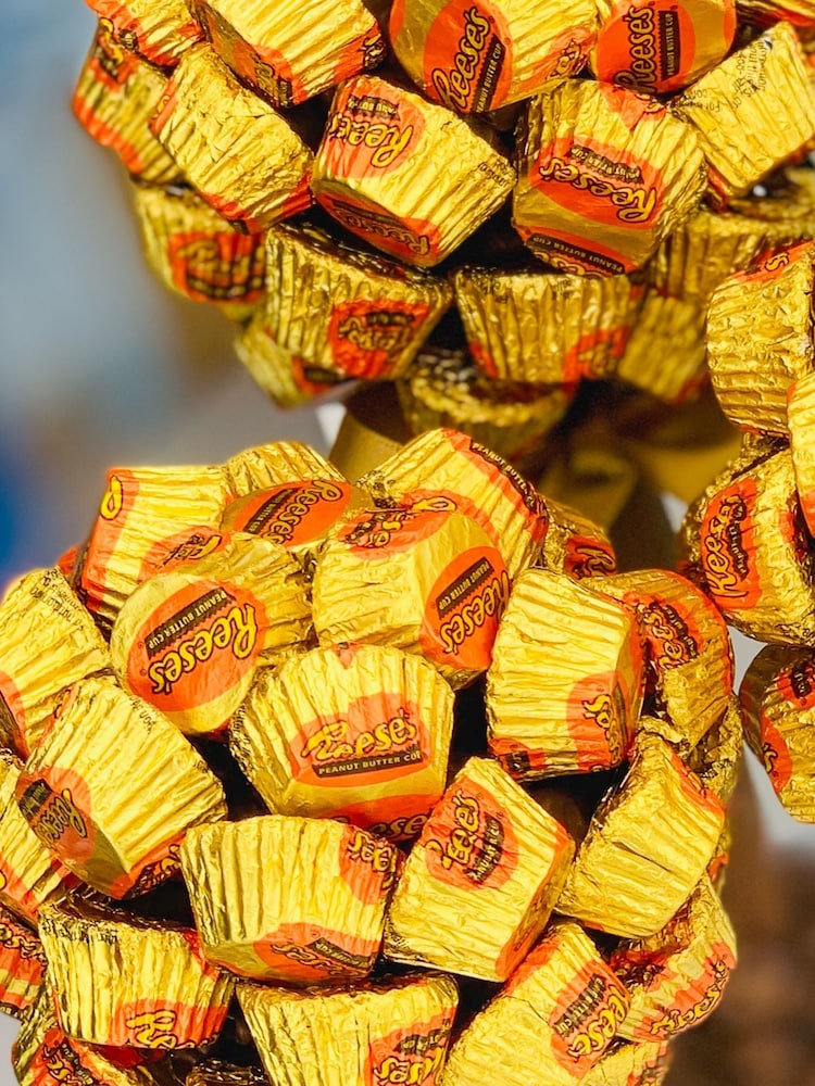 Personalised Reeses Peanut Butter Cup Tree by Sweet Trees - Image 2 of 3