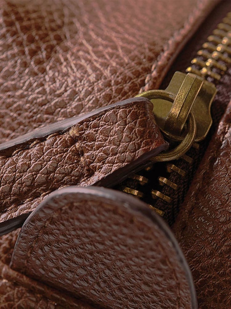 Personalised Name & Initiall Mens Tan Washbag - Image 2 of 4