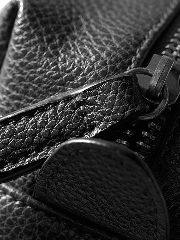 Loveabode Personalised Initials Black Wash Bag - Image 4 of 4