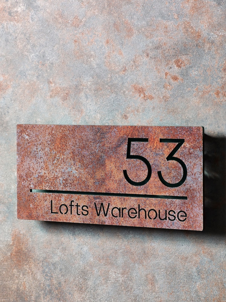 Loveabode Personalised Rusty Metal Effect Number Brown House Sign 30cm x 15cm - Image 2 of 4