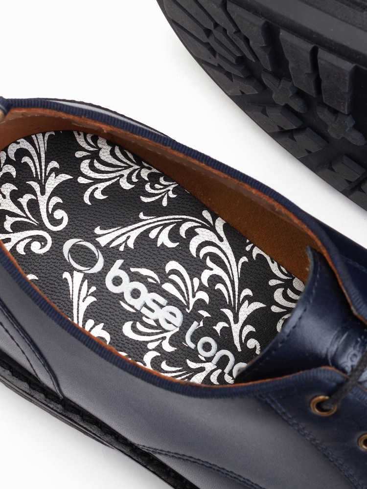 Burnished Navy Blue - Zapatos Derby con cordones Dime de Base London - Imagen 6 de 6 Burnished Navy Blue - Zapatos Derby con cordones Dime de Base London - Imagen 6 de 6