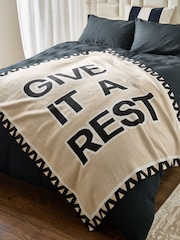 Slogan Give It A Rest: Knitted Throw - Imagem 1 de 4