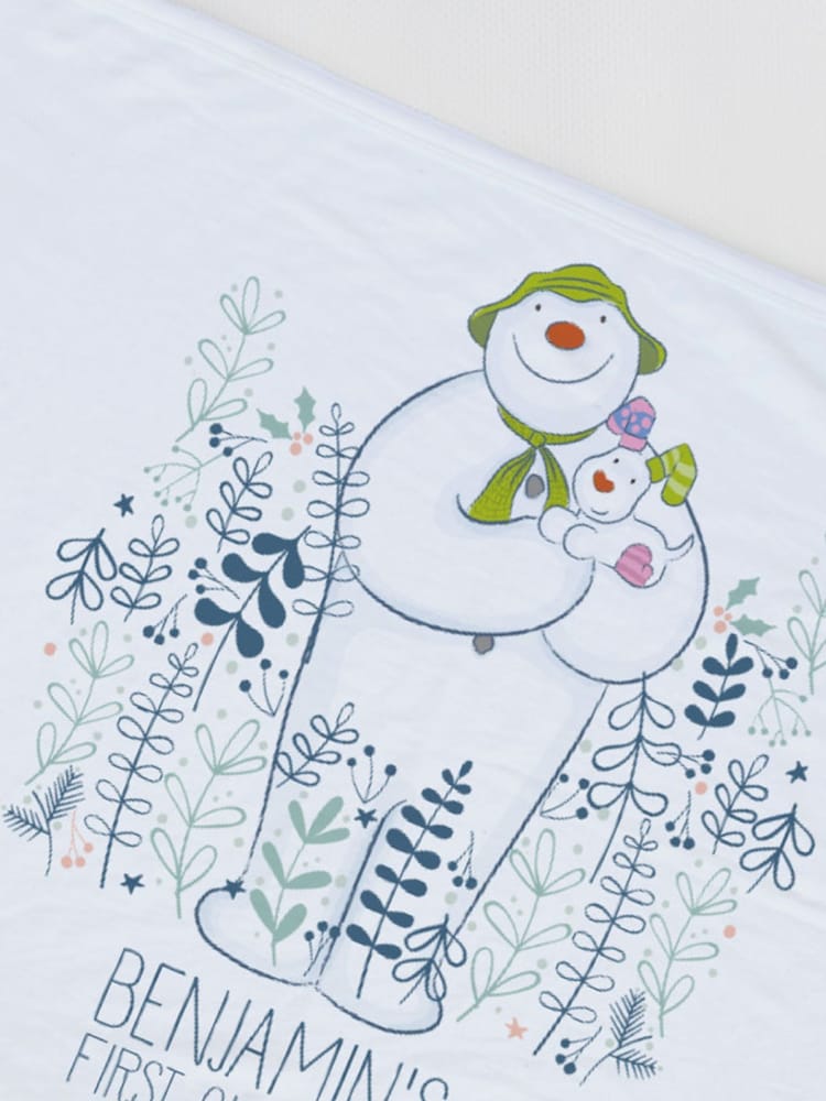 Star Editions Personalised The Snowman and the Snowdogs First Christmas White Blanket - Image 2 of 3