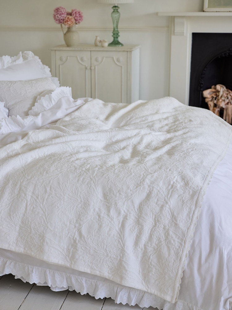 Shabby Chic by Rachel Ashwell® White Matelasse Throw - Image 1 of 4