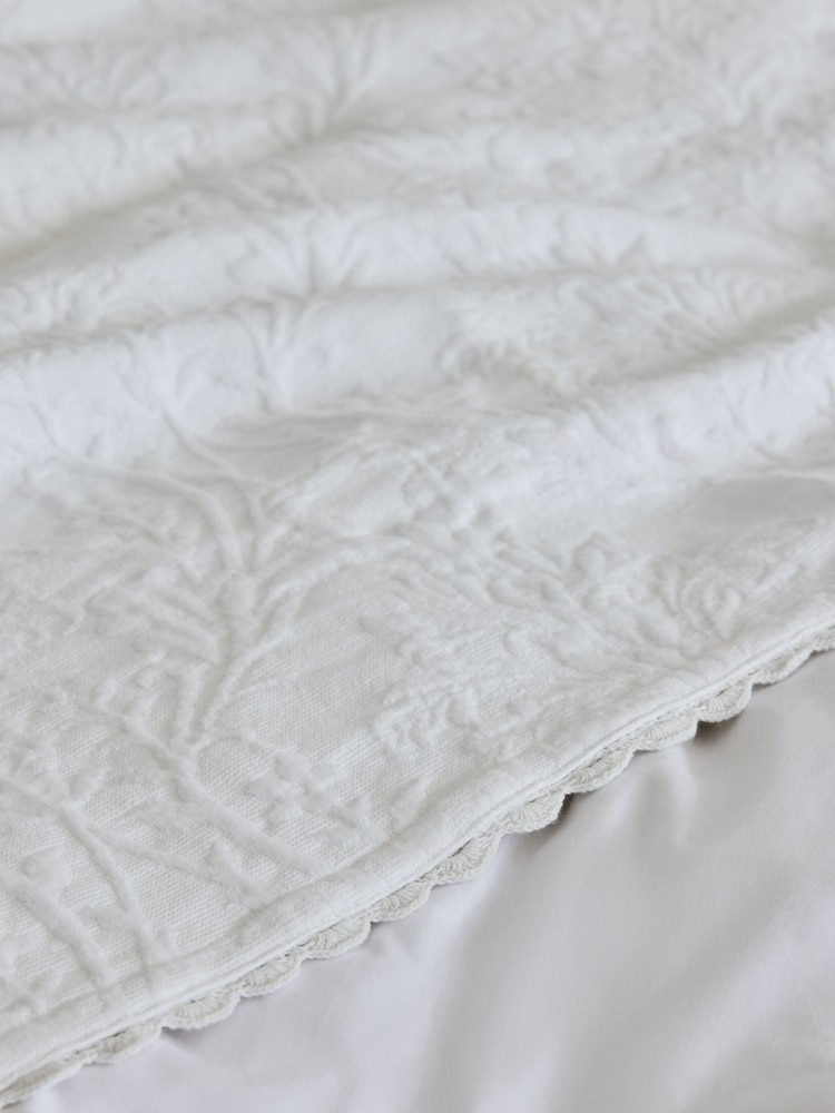 Shabby Chic by Rachel Ashwell® White Matelasse Throw - Image 2 of 4 Shabby Chic by Rachel Ashwell® White Matelasse Throw - Image 2 of 4