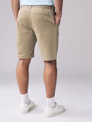 Marrón - Lacoste Slim Fit Stretch Cotton Chino Bermuda Golf Shorts - Imagen 2 de 7