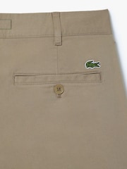 Marrón - Lacoste Slim Fit Stretch Cotton Chino Bermuda Golf Shorts - Imagen 7 de 7