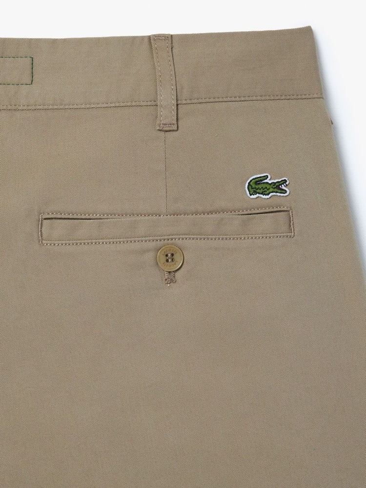Marrón - Lacoste Slim Fit Stretch Cotton Chino Bermuda Golf Shorts - Imagen 7 de 7