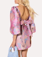 LOAVIES Wild Hearts Soar Pink Satin-Look Dress With Floral Print And Bow Detail - 画像 3 / 4