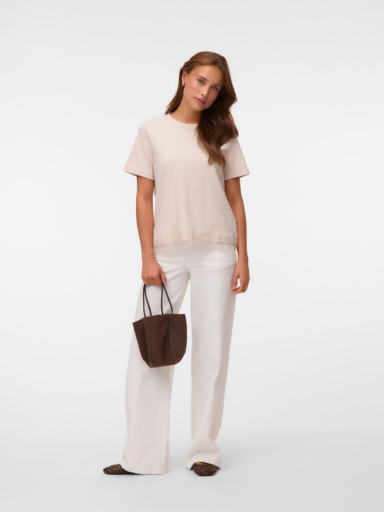 Vero Moda Cream Lace Trim Short Sleeve T-Shirt - Image 2 of 5 Vero Moda Cream Lace Trim Short Sleeve T-Shirt - Image 2 of 5