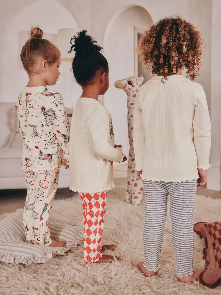Rdeča/bež - Pižama z dolgimi rokavi Snuggle Pyjamas 3 Pack (9mths-16yrs) - Slika 2 iz 12 Rdeča/bež - Pižama z dolgimi rokavi Snuggle Pyjamas 3 Pack (9mths-16yrs) - Slika 2 iz 12
