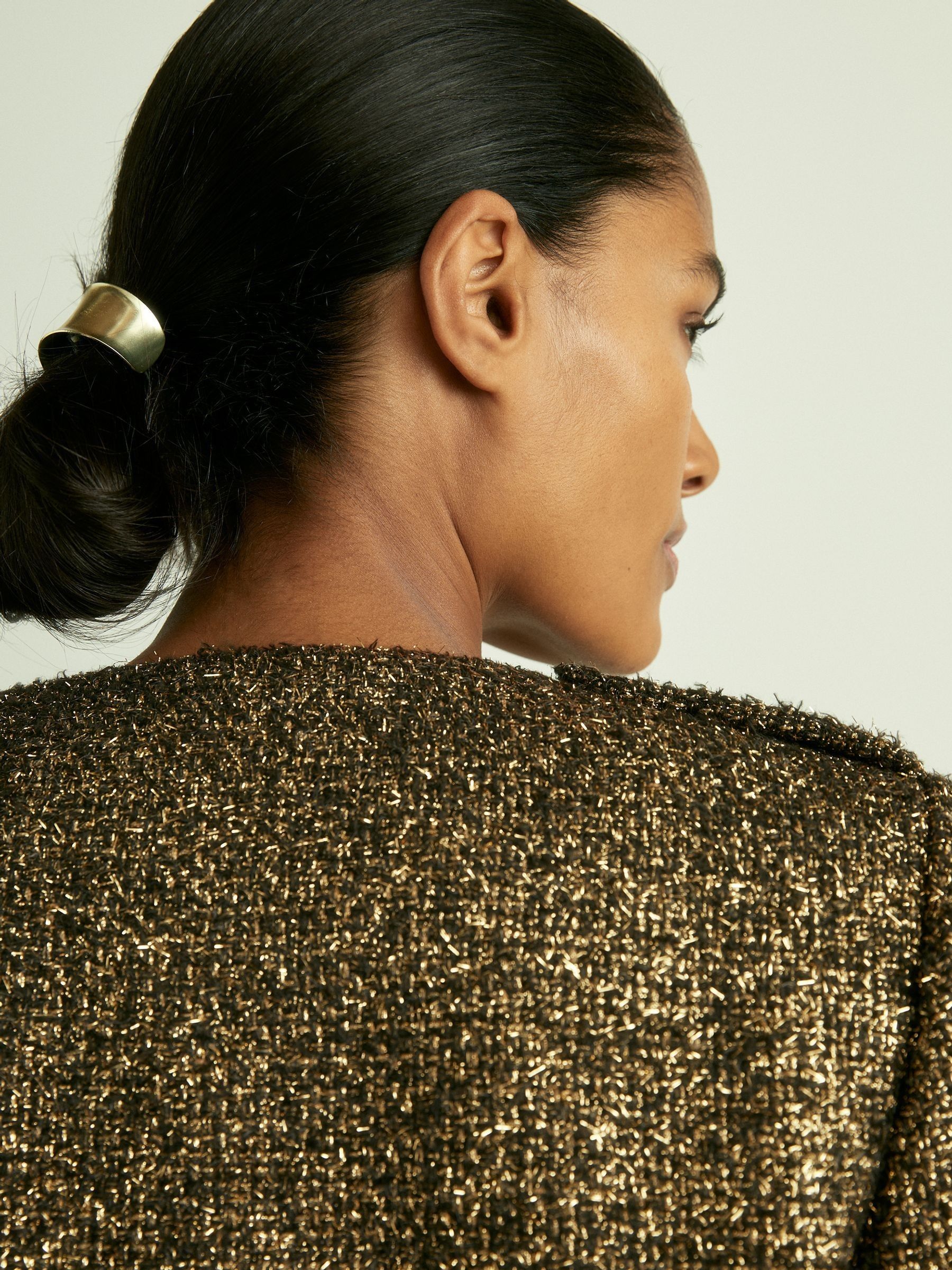 Chloe-Intense-Brown-Fur-Collar