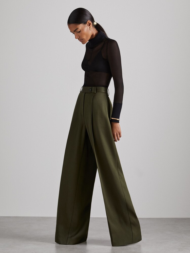 أخضر - Reiss Simone Atelier Pleated-Crepe Suit Trousers - صورة 1 من 6 أخضر - Reiss Simone Atelier Pleated-Crepe Suit Trousers - صورة 1 من 6