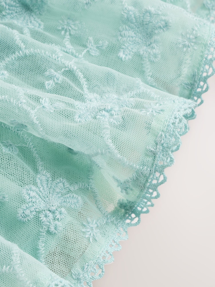 Salbeigrün - Baby-Kleid mit Lochstickerei aus Mesh mit Schleife (0 Monate bis 2 Jahre) - Bild 6 von 6 Salbeigrün - Baby-Kleid mit Lochstickerei aus Mesh mit Schleife (0 Monate bis 2 Jahre) - Bild 6 von 6