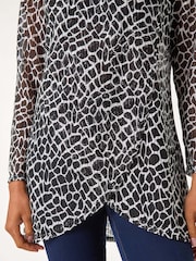 Roman – Stretch-Top mit abstraktem Print und Wasserfallausschnitt - Bild 6 von 6