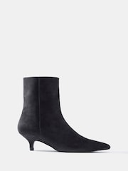 Grau - Mint Velvet Ashley Suede Ankle Boots - Bild 1 von 4