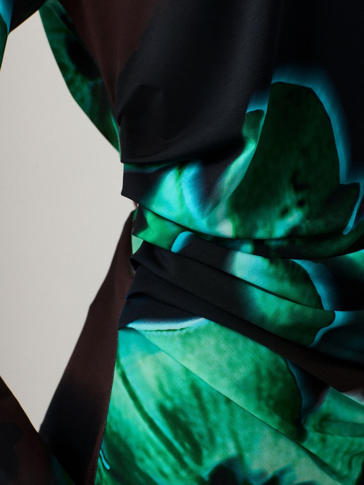 Black/Green Floral Print Long Sleeve Ruched Detail Blouse - Image 2 of 5