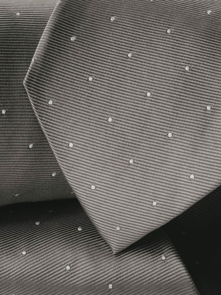 Charles Tyrwhitt Grey Silk Spot Tie - Image 2 of 3 Charles Tyrwhitt Grey Silk Spot Tie - Image 2 of 3