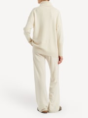 Chinti & Parker Relaxed Cream Pure Cashmere jumpers - Image 4 of 5