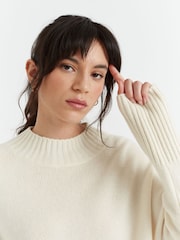 Chinti & Parker Cream Pure Cashmere Comfort Sweater - Image 5 of 6