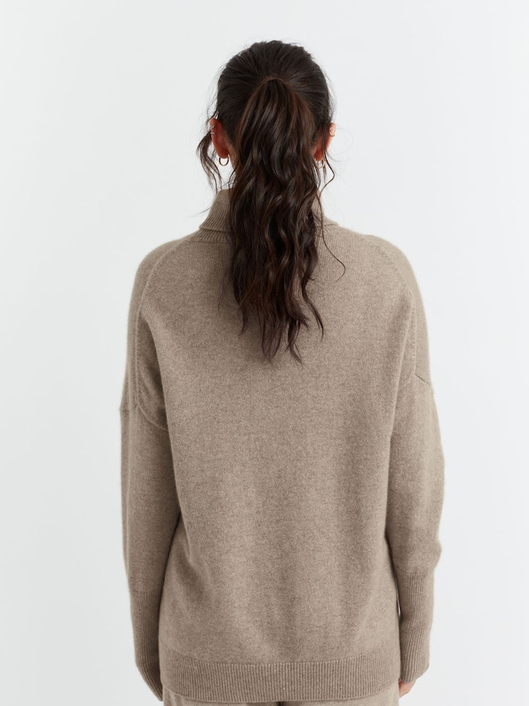 Chinti & Parker Pure Cashmere Relaxed Nude Polo Jumper - Image 2 of 5 Chinti & Parker Pure Cashmere Relaxed Nude Polo Jumper - Image 2 of 5