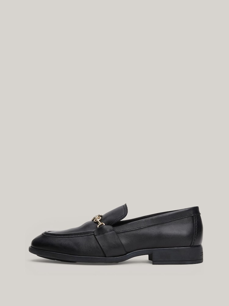 Mocasines negros de cuero con cadena de Tommy Hilfiger - Imagen 2 de 8 Mocasines negros de cuero con cadena de Tommy Hilfiger - Imagen 2 de 8