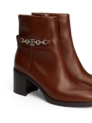 Tommy Hilfiger Chain Leather Mid Heel Black Boots - Image 4 of 7