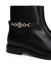 Tommy Hilfiger Chain Leather Low Black Boots - Image 6 of 7