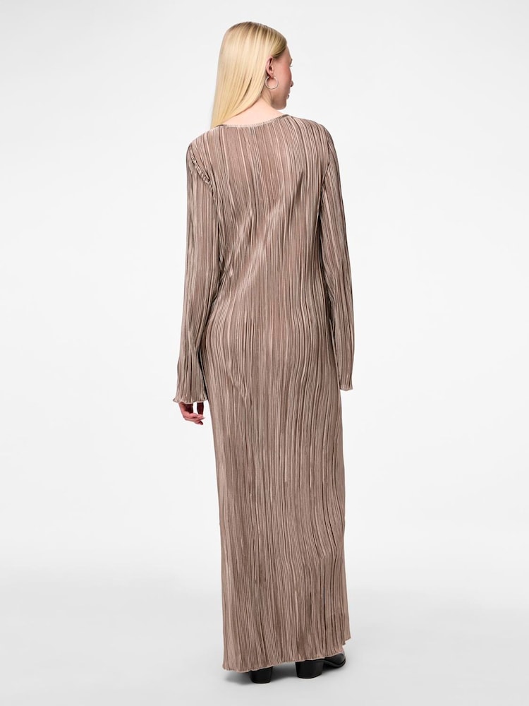 PIECES Brown Plisse Maxi Dress - Image 4 of 4