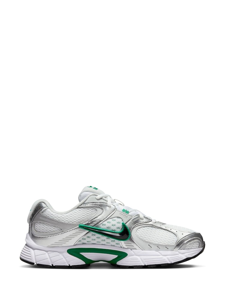 Nike White/Black V5 Runner Trainers - Image 2 of 10 Nike White/Black V5 Runner Trainers - Image 2 of 10