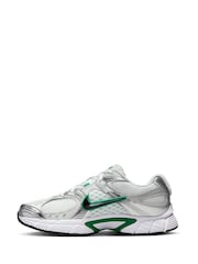 Nike White/Black V5 Runner Trainers - Image 3 of 10
