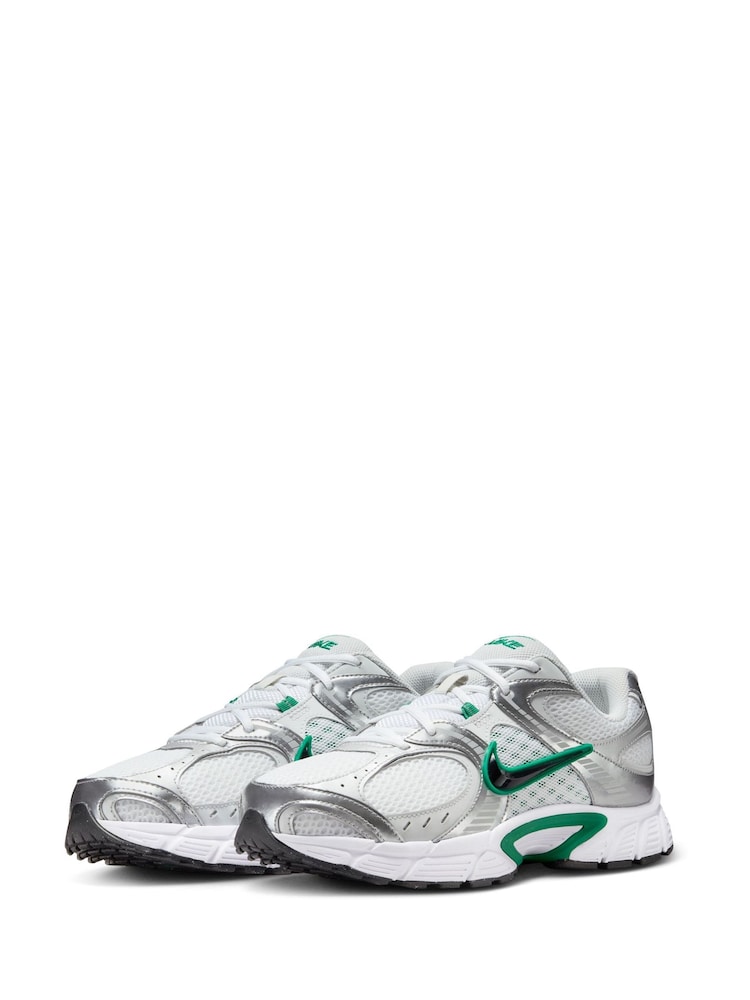 Nike White/Black V5 Runner Trainers - Image 5 of 10