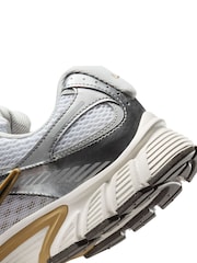 Nike White Brown V5 Runner Trainers - Image 8 of 8