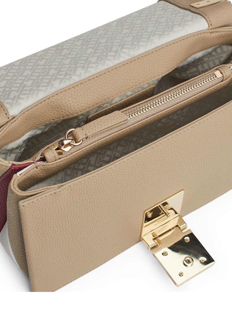 Tommy Hilfiger Medium Heritage Cross-Over Brown Bag - Image 3 of 5