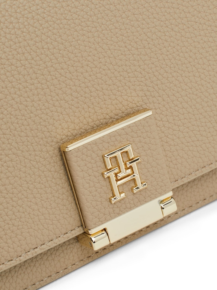 Tommy Hilfiger Medium Heritage Cross-Over Brown Bag - Image 4 of 5