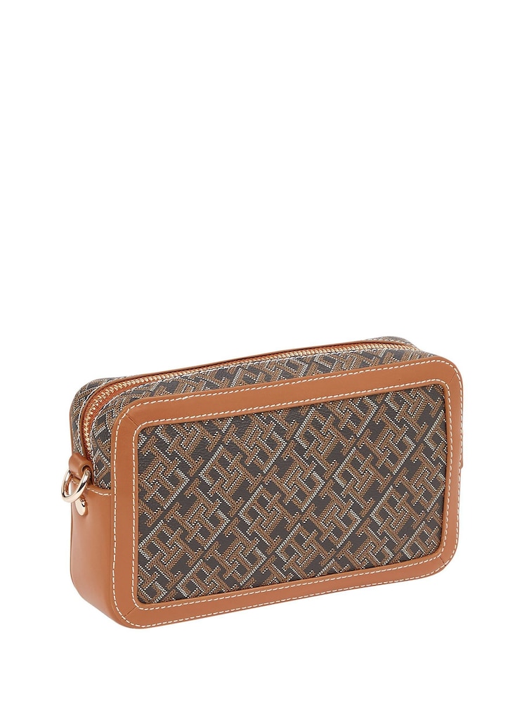 Tommy Hilfiger Play Leather Black Camera Bag - Image 2 of 5 Tommy Hilfiger Play Leather Black Camera Bag - Image 2 of 5